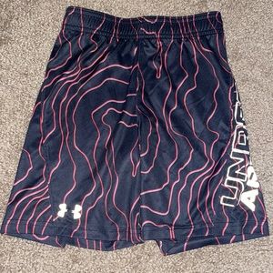 Boys Under Armour short size 7